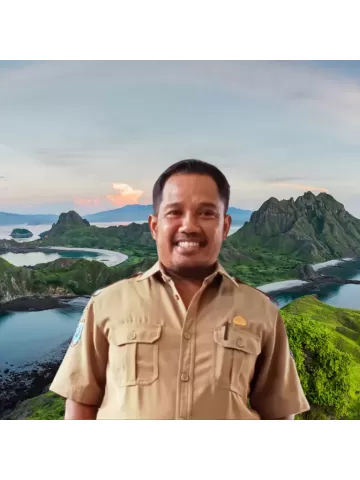 Polce Paulus Nggelan, S.Pd